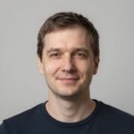 Довольный клиент Дмитрий Волков после получения визовых справок в центре Medicinskie-Spravki